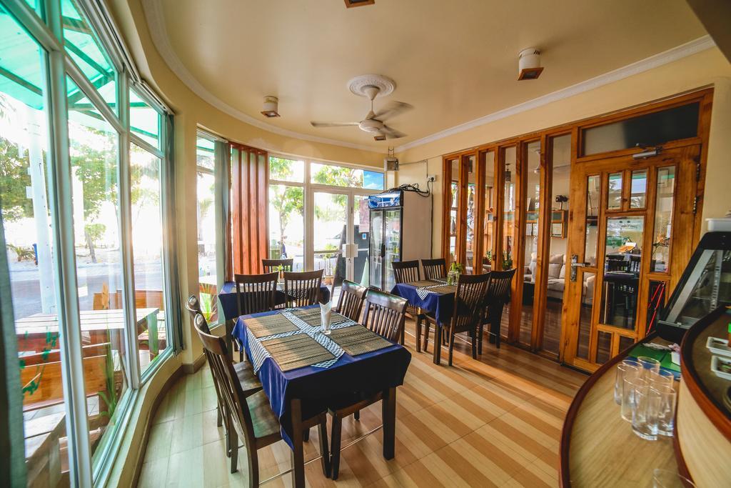 Relax Beach Inn Malé Extérieur photo