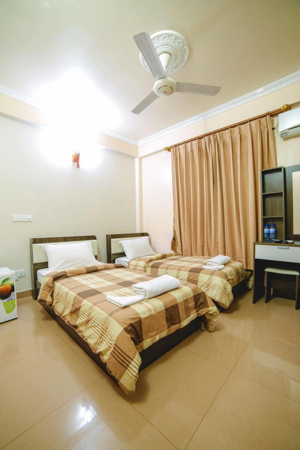Relax Beach Inn Malé Extérieur photo